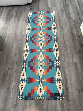 Pendleton Turquoise and Cream Southwestern Runner Rug